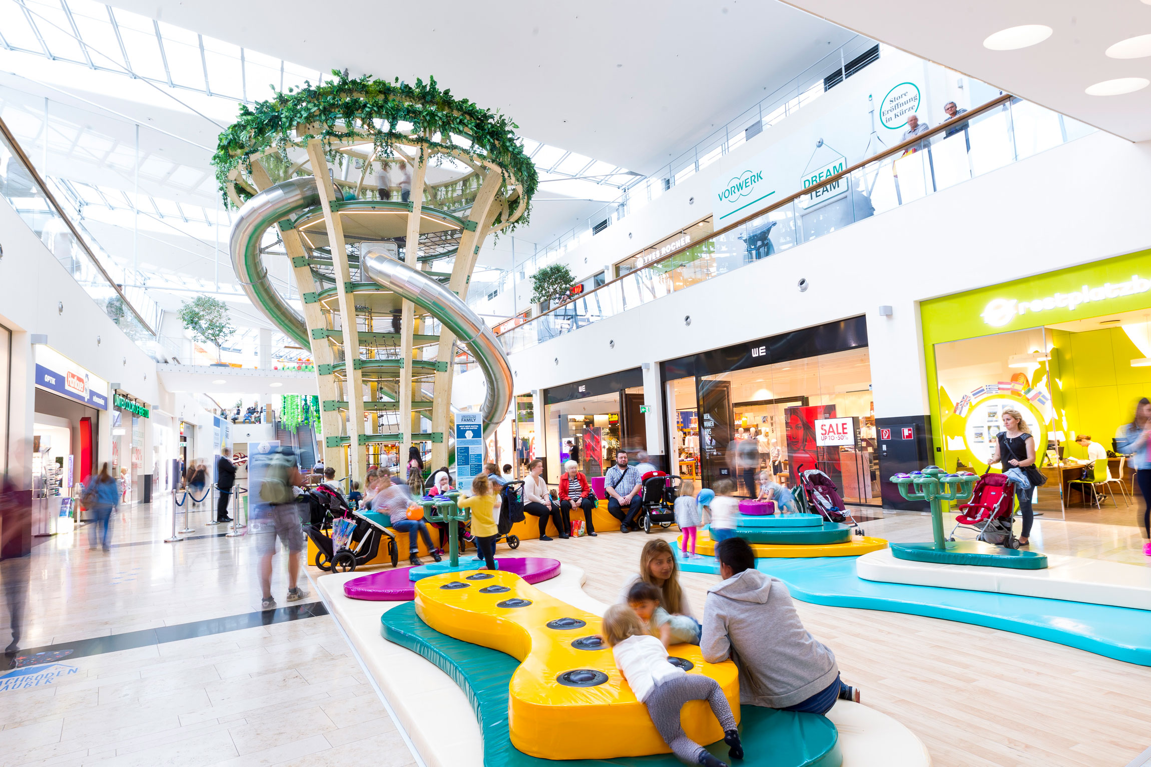 How shopping malls can increase footfall and revenue